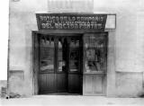 4 Fachada de la farmacia cuando su contenido fue comprado por Sir Henry Wellcome para su colección de Londres, en el año 1928