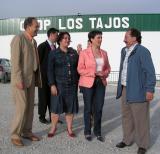 La Consejera de Gobernación, Evangelina Navarro, en la cooperativa Los Tajos
10/05/2006
FOTO: ANTONIO ARENAS