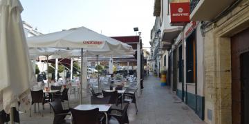 cafe-bar-el-meson-terraza