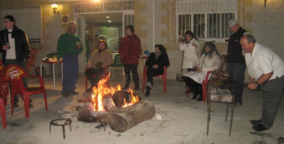  Famila Gallo y familia Coque, animados durante todo el día y también la noche 