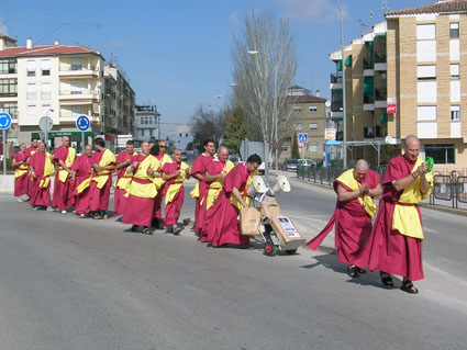 Los budistas llegan a Alhama