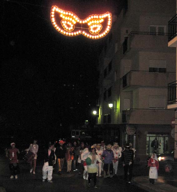  Con la medianoche llegó el Carnaval 