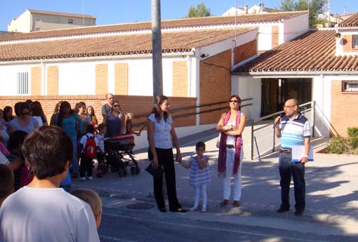  El director del Cervantes da la bienvenida a los alumnos 