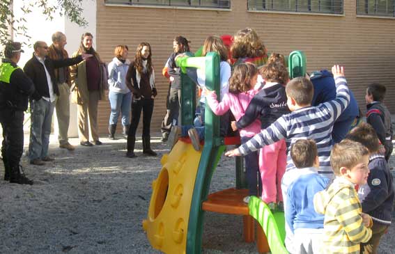  Los dos centros escolares recibieron el material. En la imagen el CP Conde de Tendilla 