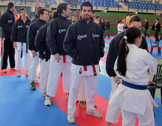  El alhameño Adolfo Rivera, con los miembros de la Federación Granadina 