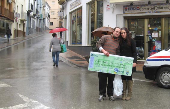  Posando bajo la lluvia, en un día para recordar 