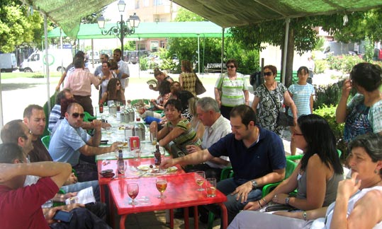  Alcalde y concejales iniciando las fiestas al final de la jornada laboral 