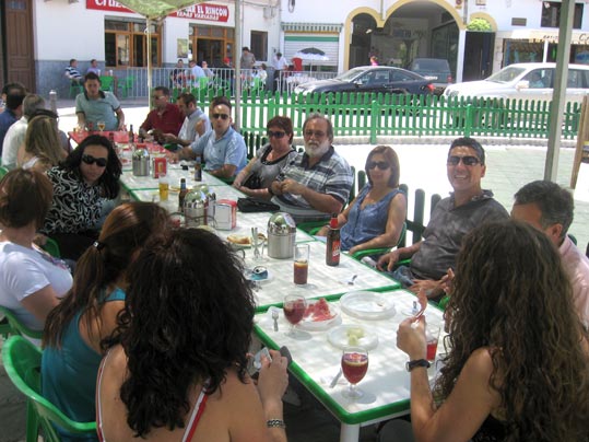  Todos animados en este primer día de las fiestas 