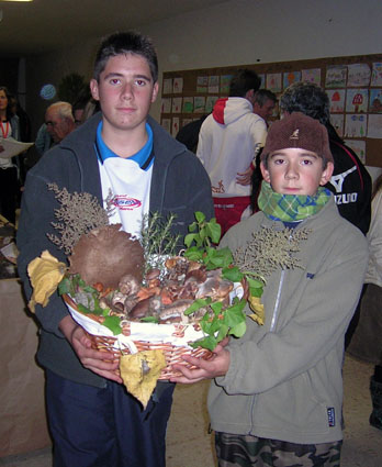 Los hermanos Andr&eacute;s y Jos&eacute; Pablo Figueroa obtuvieron el premio a la mejor foto y a la cesta mejor presentada