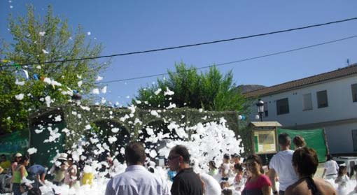  La fiesta de la espuma para divertirse y refrescarse 