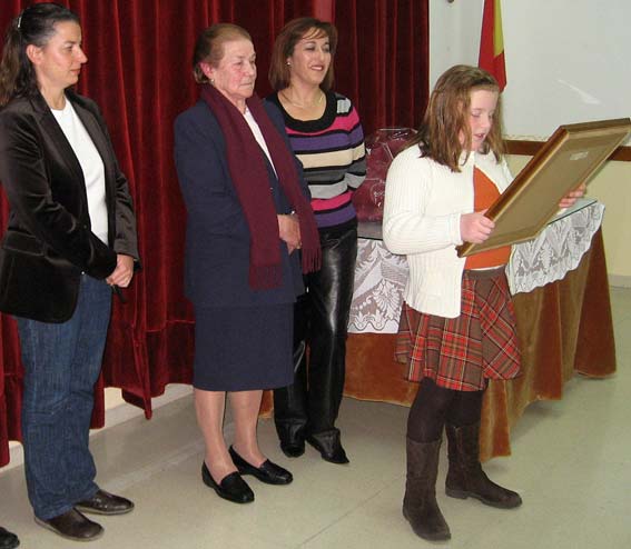  La nieta de Rosario Castillo lee el poema que le han dedicado 