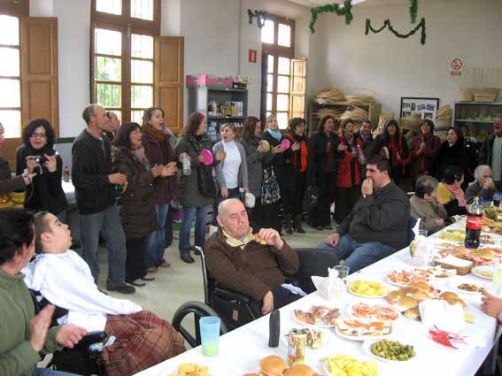  Encuentro entre la residencia de mayores y los discapacitados 