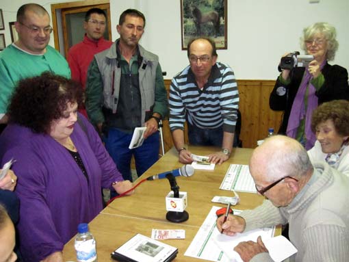  Firma de libros 