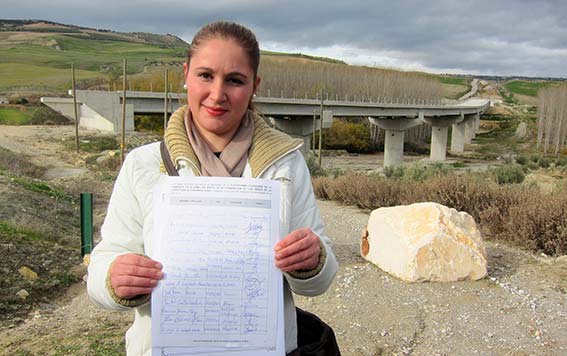 En ese momento se completó la primera hoja de firmas