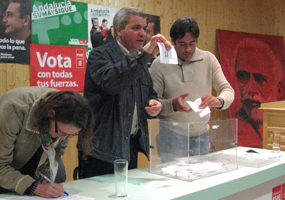  La nueva ejecutiva sale con unanimidad de los votos 