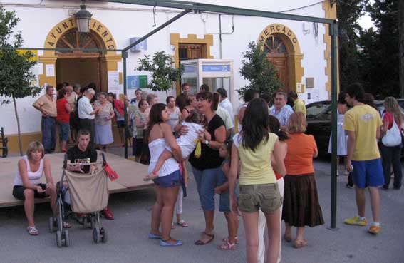  Numerosos vecinos acudieron a la presentación en el ayuntamiento 