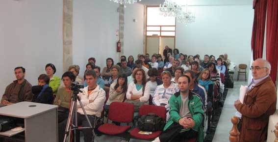  Recepción en el salón de actos del ayuntamiento alhameño 