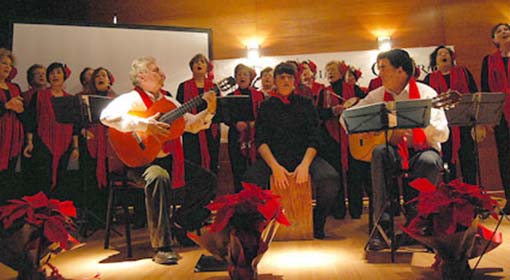 El coro rociero, en un momento de su actuación